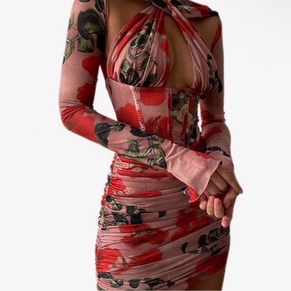 NEW Floral dress ❤️ - Picture 2 of 6